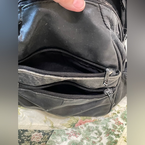 Small black leather backpack - Picture 10 of 12